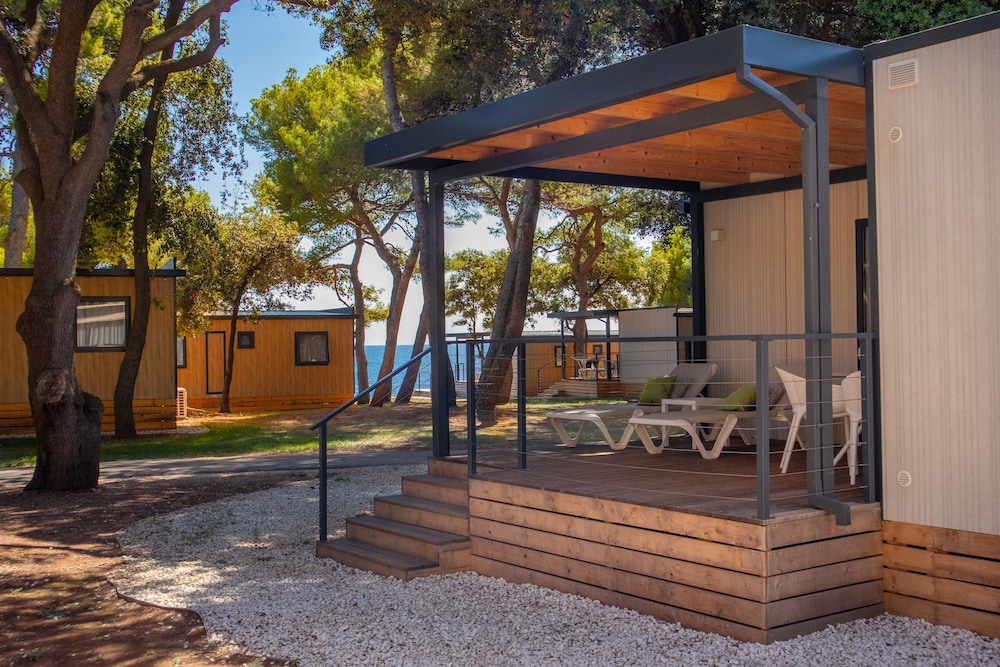 Arena Stoja Camping Homes — Hotel building in Pula, Istria