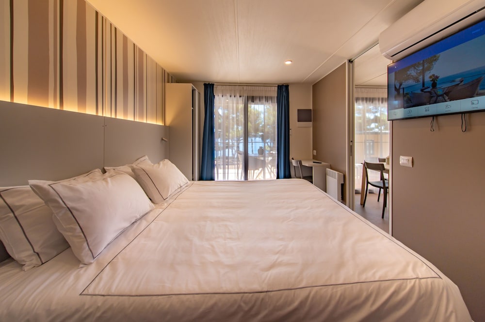 Arena Stoja Camping Homes — Hotel rooms in Pula, Istria