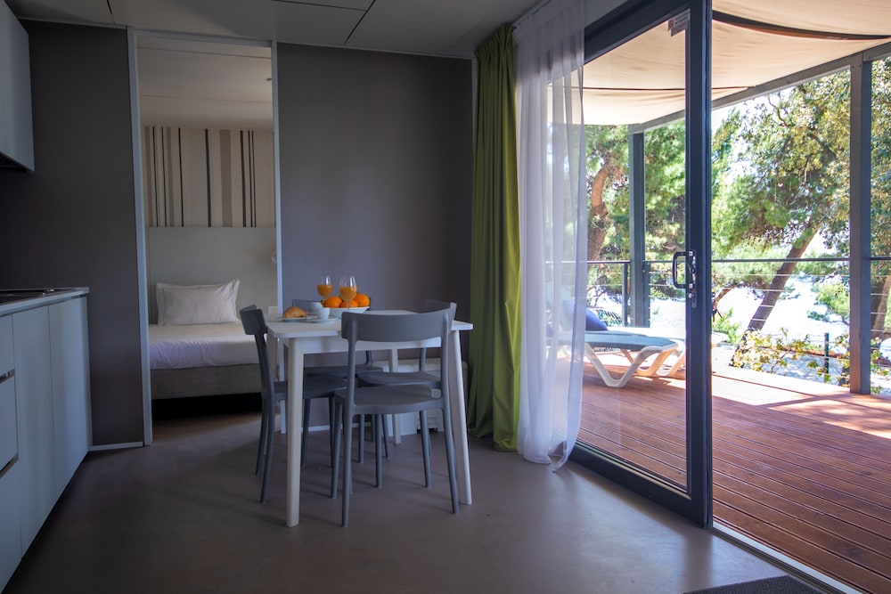 Arena Stoja Camping Homes — Hotel rooms in Pula, Istria