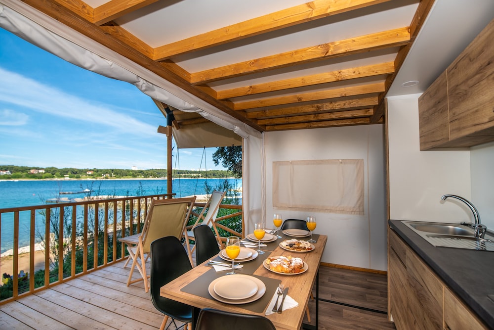 Arena Stoja Camping Homes — Hotel rooms in Pula, Istria