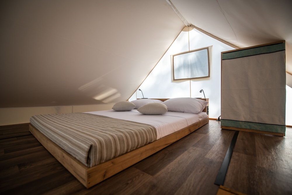Arena Stoja Camping Homes — Hotel rooms in Pula, Istria