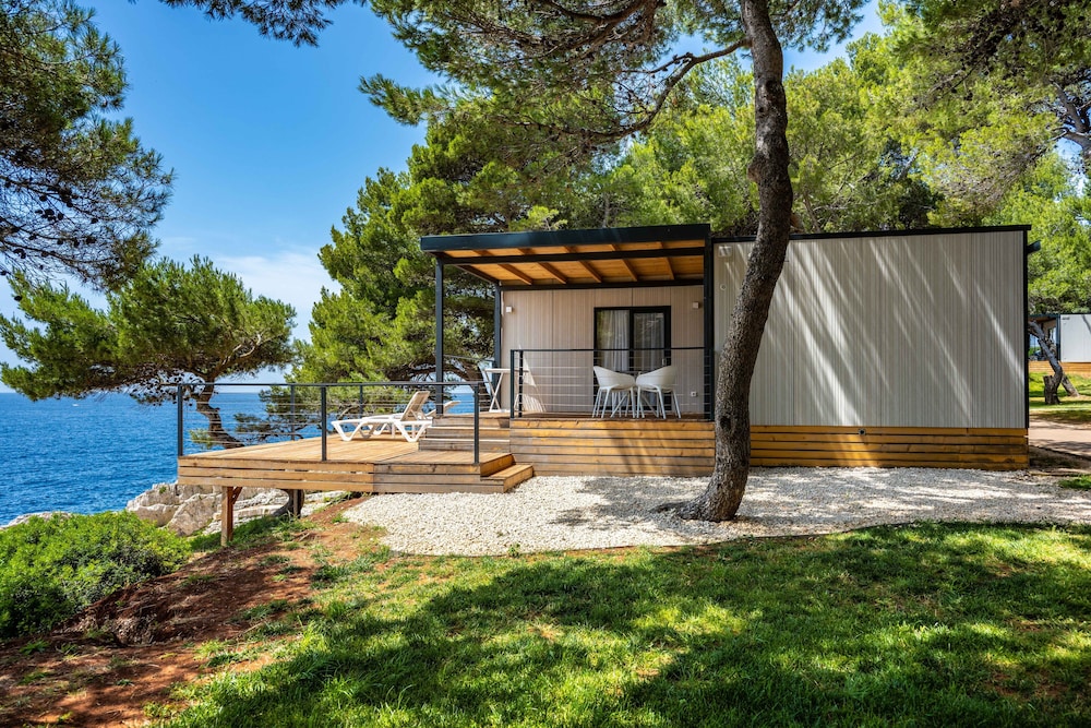 Arena Stoja Camping Homes — Hotel building in Pula, Istria