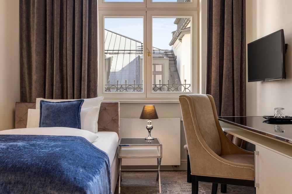 Wyndham Grand Krakow Old Town — Hotel rooms in Krakow, Lesser Poland