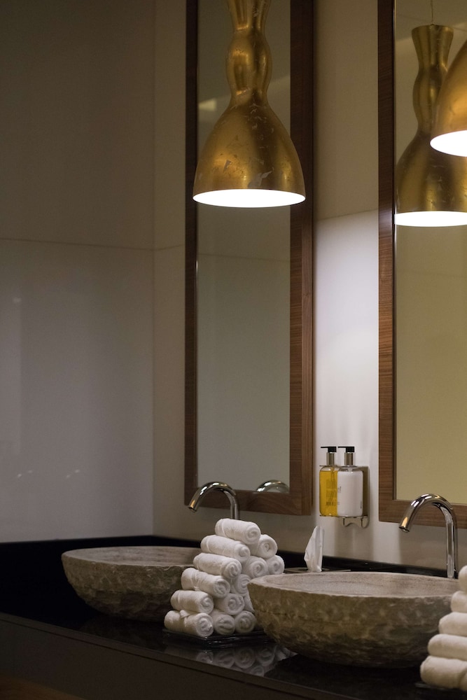 Radisson Blu Hotel Dubai Waterfront — Spa in Dubai