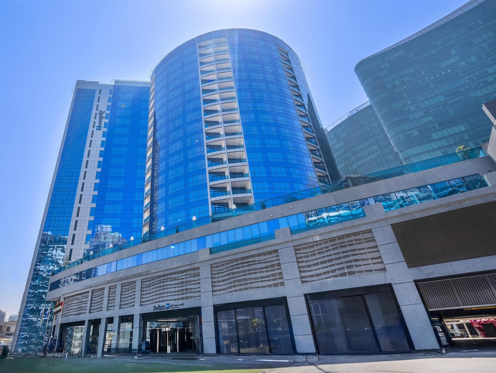 Radisson Blu Hotel Dubai Waterfront — Hotel building in Dubai