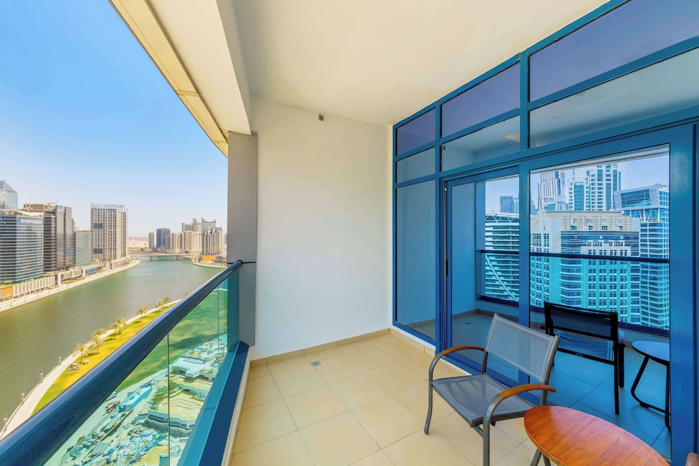 Radisson Blu Hotel Dubai Waterfront — Hotel rooms in Dubai