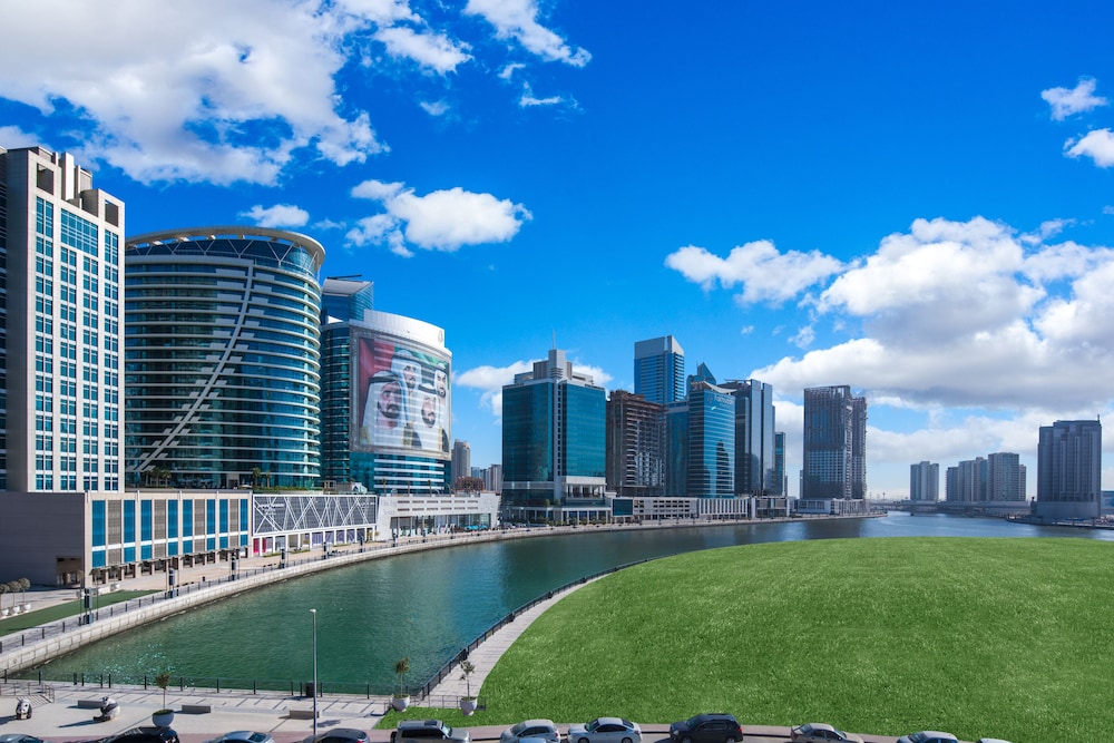 Radisson Blu Hotel Dubai Waterfront — Attractions in the area in Dubai