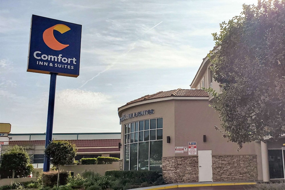 Comfort Inn & Suites Near Universal - N. Hollywood - Burbank — Attractions in the area in North Hollywood, California