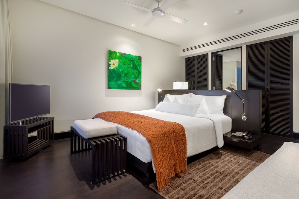 Twinpalms Surin Beach Phuket — Hotel rooms in Bang Tao Beach, Phuket Province