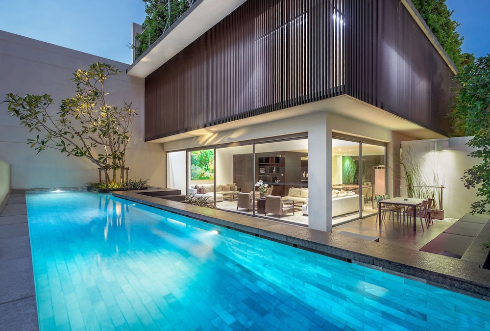 Twinpalms Surin Beach Phuket — Swimming pool in Bang Tao Beach, Phuket Province