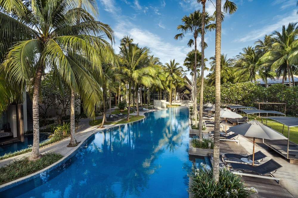 Twinpalms Surin Beach Phuket — Swimming pool in Bang Tao Beach, Phuket Province