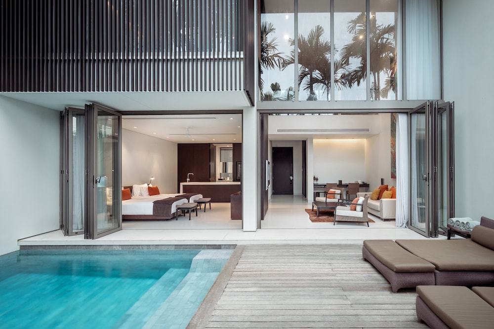 Twinpalms Surin Beach Phuket — Swimming pool in Bang Tao Beach, Phuket Province