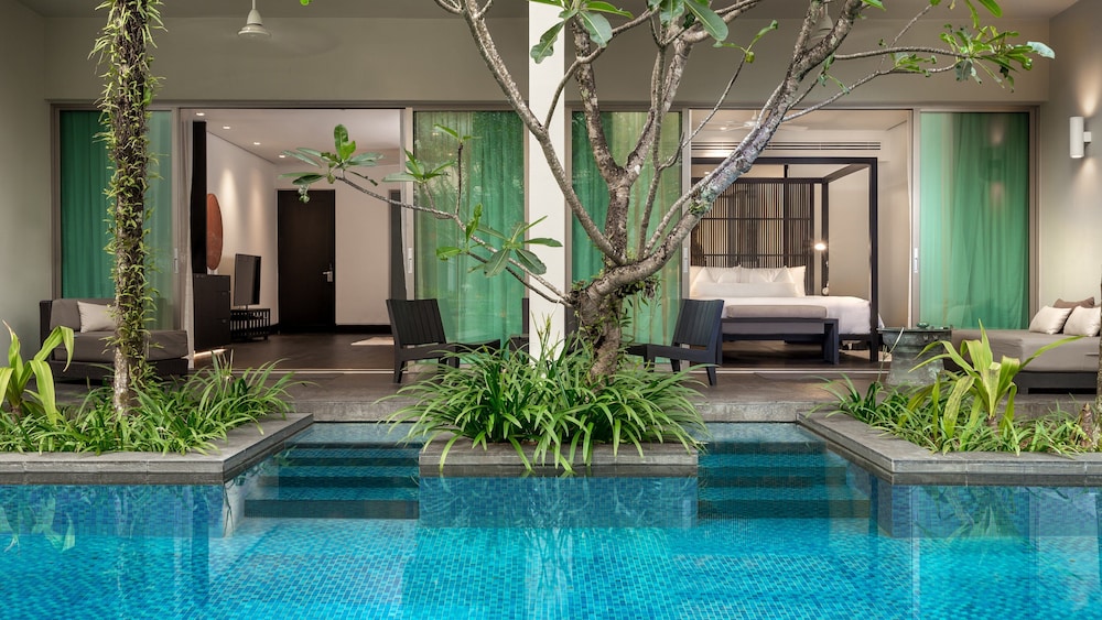 Twinpalms Surin Beach Phuket — Swimming pool in Bang Tao Beach, Phuket Province