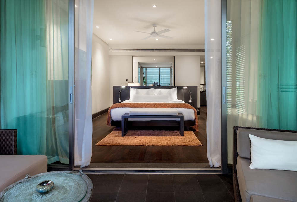 Twinpalms Surin Beach Phuket — Hotel rooms in Bang Tao Beach, Phuket Province