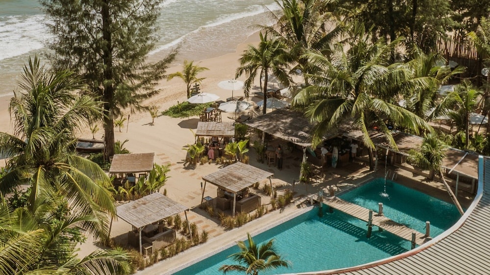 Twinpalms Surin Beach Phuket — Restaurant & bars in Bang Tao Beach, Phuket Province