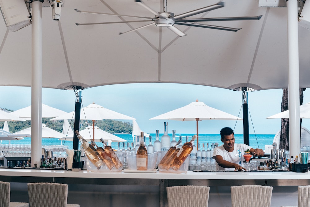 Twinpalms Surin Beach Phuket — Restaurant & bars in Bang Tao Beach, Phuket Province