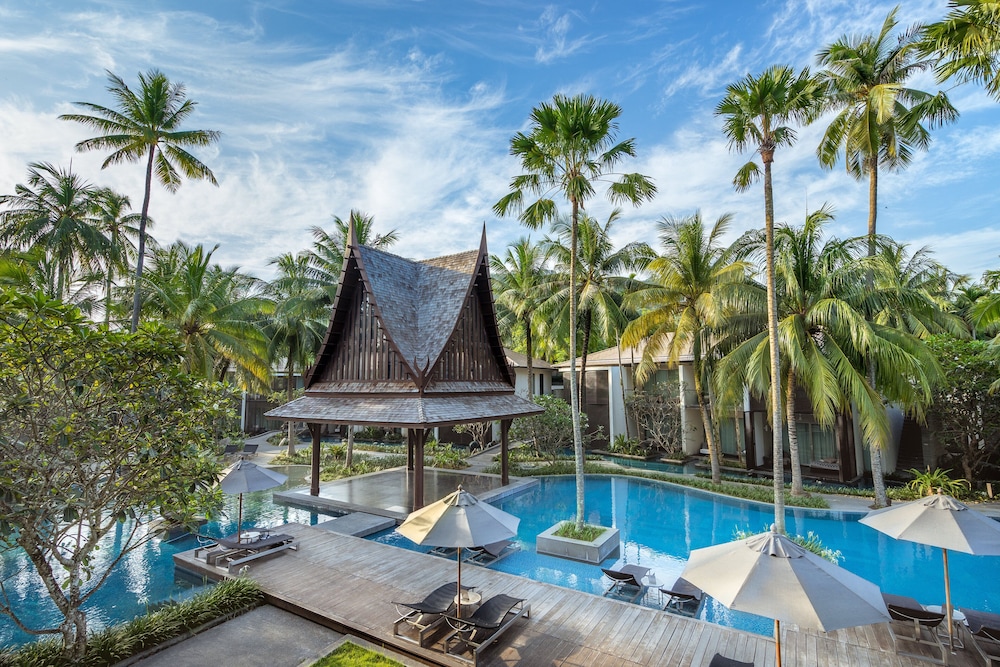 Twinpalms Surin Beach Phuket — Swimming pool in Bang Tao Beach, Phuket Province
