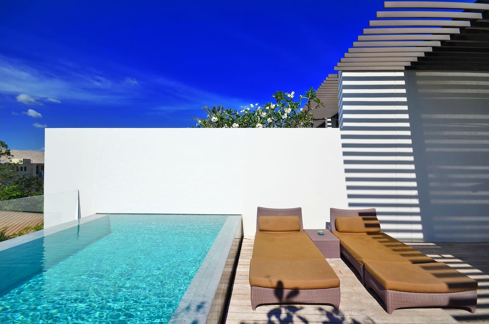 Twinpalms Surin Beach Phuket — Swimming pool in Bang Tao Beach, Phuket Province