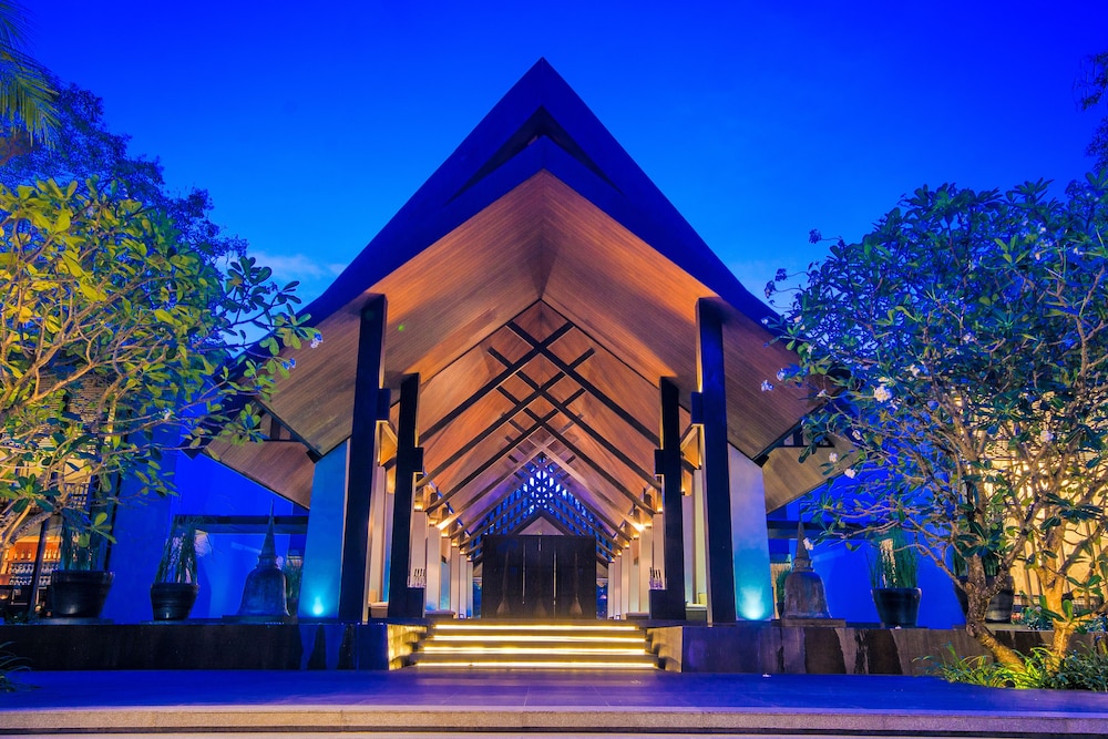 Twinpalms Surin Beach Phuket — Hotel building in Bang Tao Beach, Phuket Province