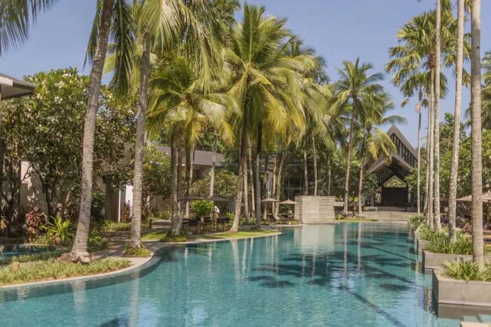 Twinpalms Surin Beach Phuket — Swimming pool in Bang Tao Beach, Phuket Province