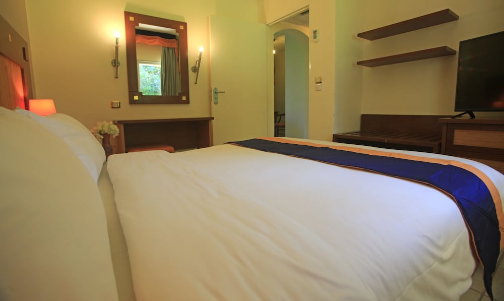 The Kairaba Beach Hotel — Hotel rooms in Serrekunda