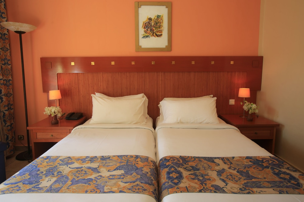The Kairaba Beach Hotel — Hotel rooms in Serrekunda