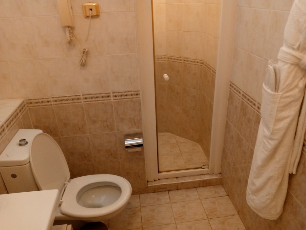The Kairaba Beach Hotel — Hotel rooms in Serrekunda