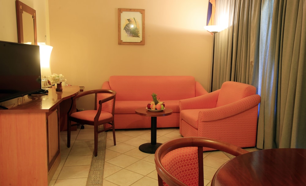 The Kairaba Beach Hotel — Hotel rooms in Serrekunda