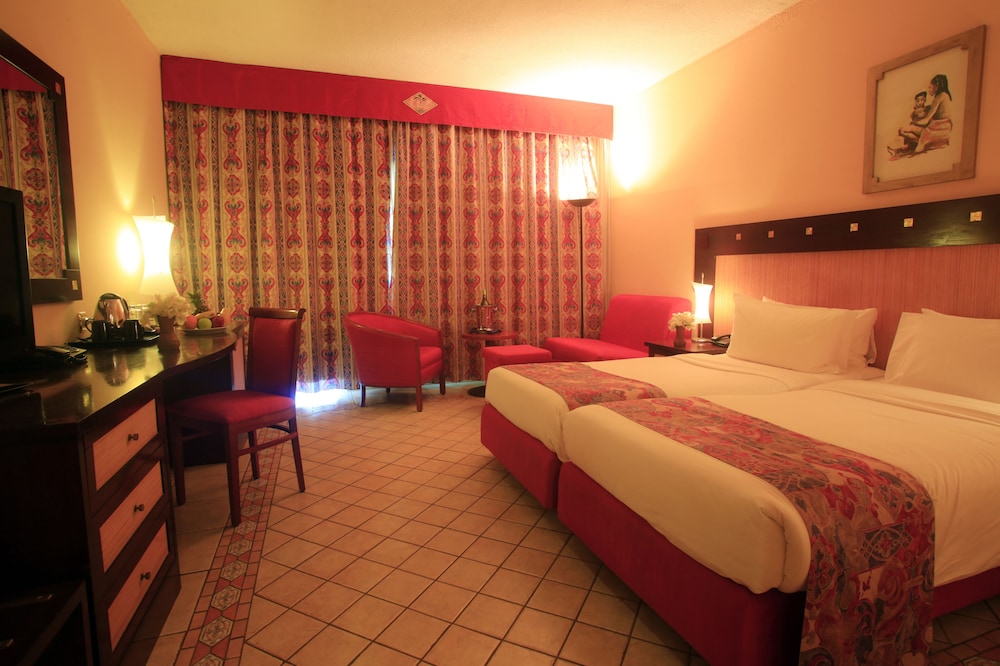 The Kairaba Beach Hotel — Hotel rooms in Serrekunda