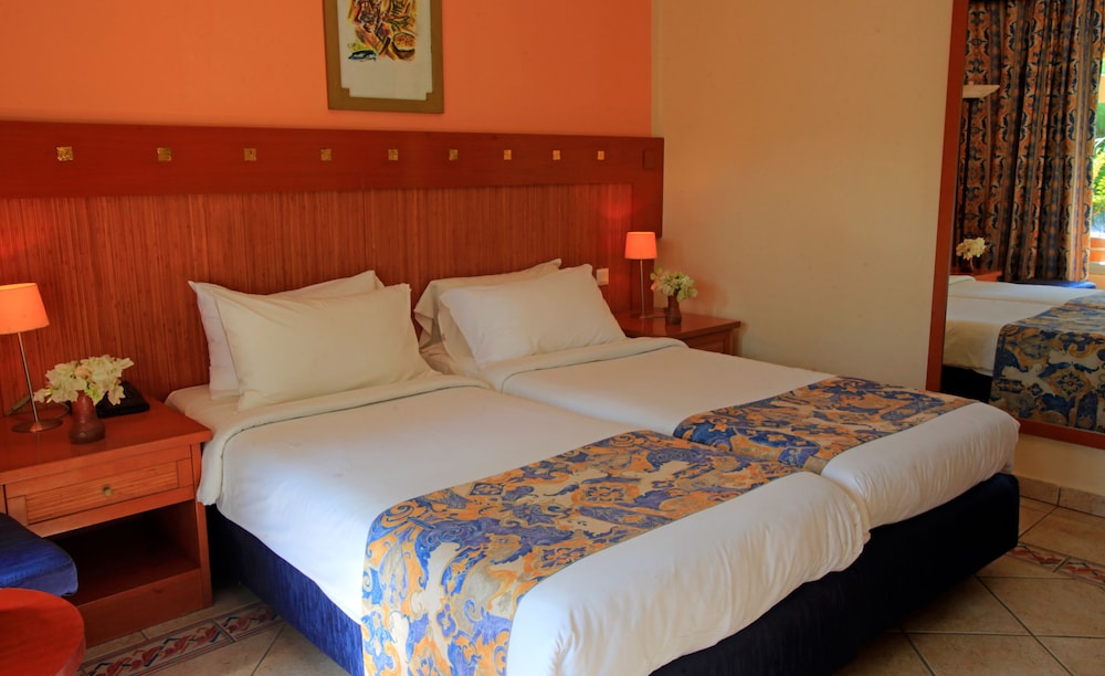 The Kairaba Beach Hotel — Hotel rooms in Serrekunda