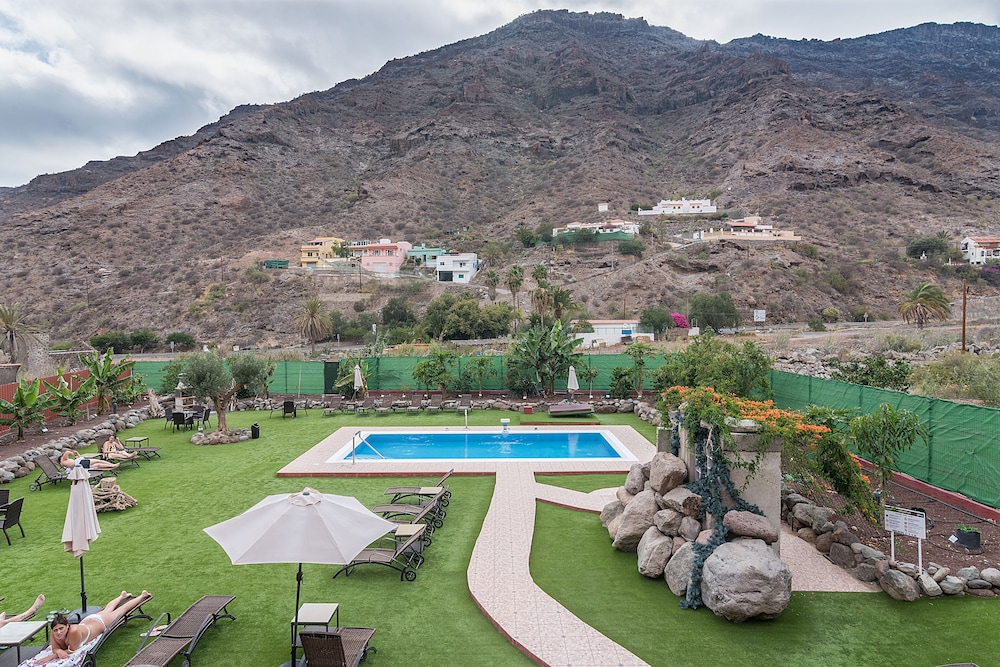 Sol Mogan Suites — Swimming pool in Puerto de Mogan, Canary Islands