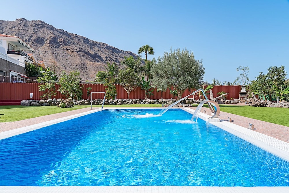 Sol Mogan Suites — Swimming pool in Puerto de Mogan, Canary Islands