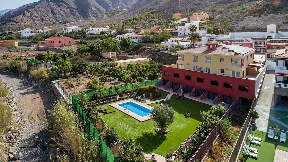 Sol Mogan Suites — Swimming pool in Puerto de Mogan, Canary Islands