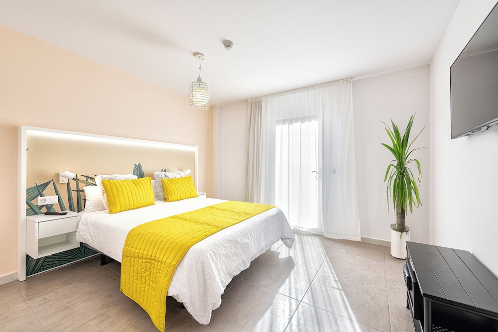 Sol Mogan Suites — Hotel rooms in Puerto de Mogan, Canary Islands