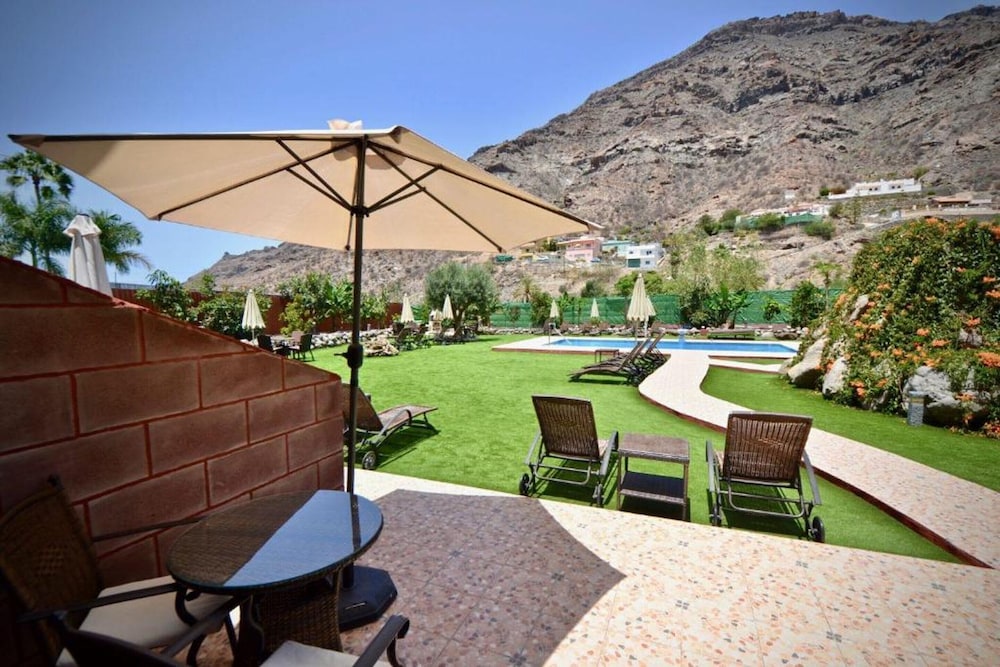 Sol Mogan Suites — Swimming pool in Puerto de Mogan, Canary Islands
