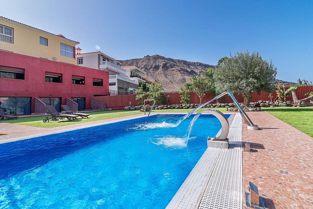 Sol Mogan Suites — Swimming pool in Puerto de Mogan, Canary Islands
