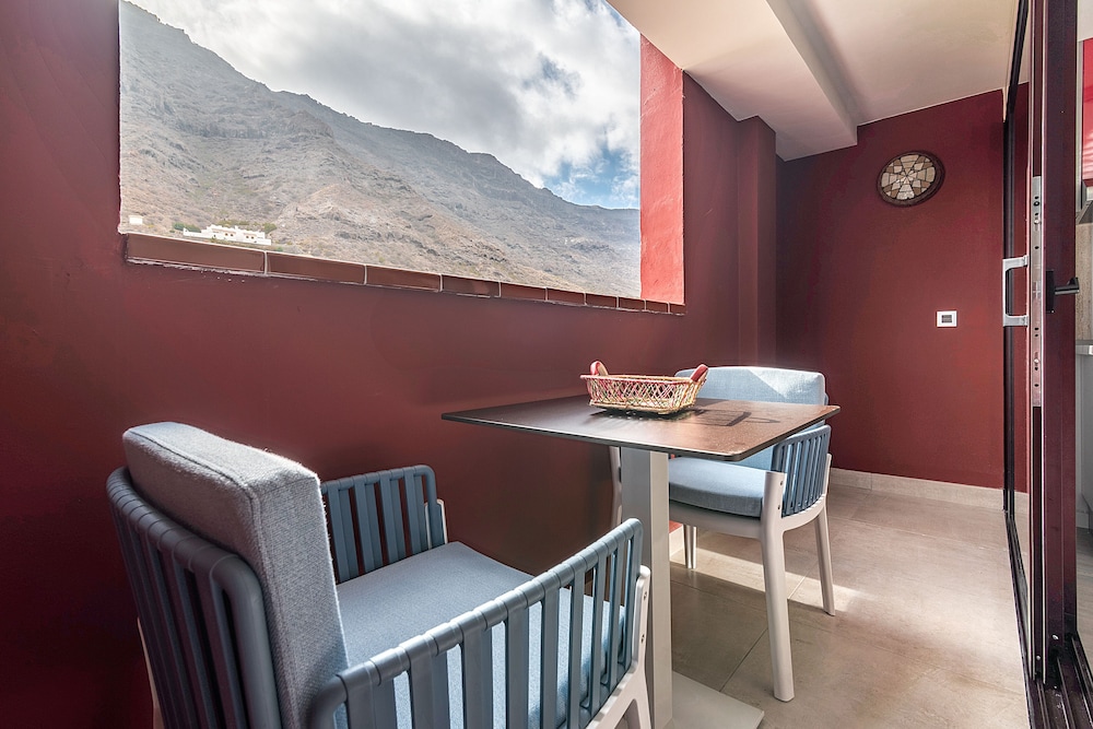 Sol Mogan Suites — Hotel rooms in Puerto de Mogan, Canary Islands