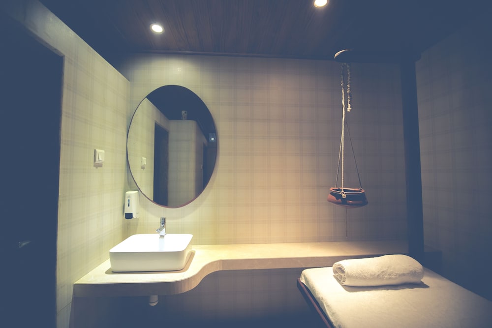 Neelam's The Grand Hotel Goa — Hotel rooms in Calangute, Goa