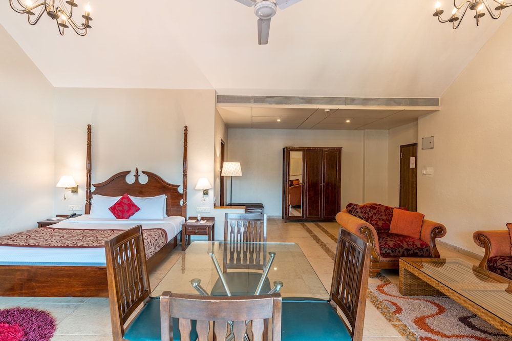 Neelam's The Grand Hotel Goa — Hotel rooms in Calangute, Goa