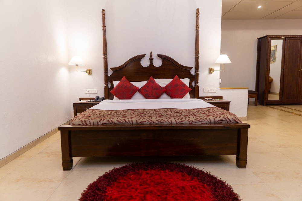 Neelam's The Grand Hotel Goa — Hotel rooms in Calangute, Goa