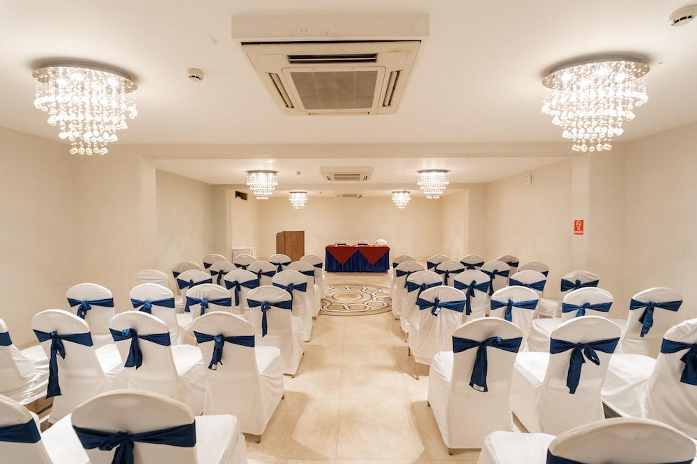 Neelam's The Grand Hotel Goa — Hotel building in Calangute, Goa