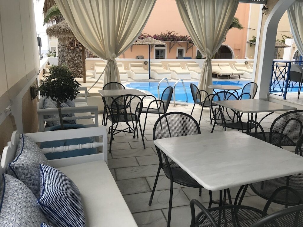 Dioskouri Art Villas — Restaurant & bars in Kamari, South Aegean