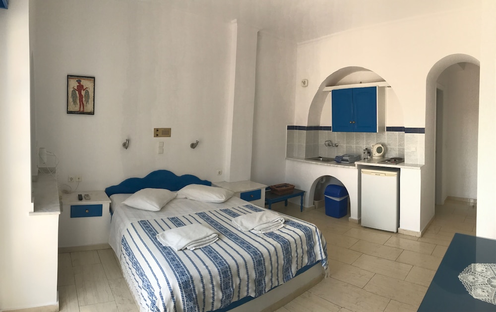 Dioskouri Art Villas — Hotel rooms in Kamari, South Aegean