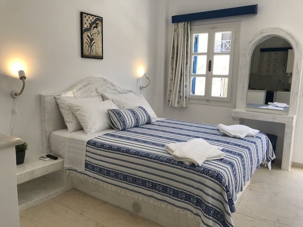 Dioskouri Art Villas — Hotel rooms in Kamari, South Aegean