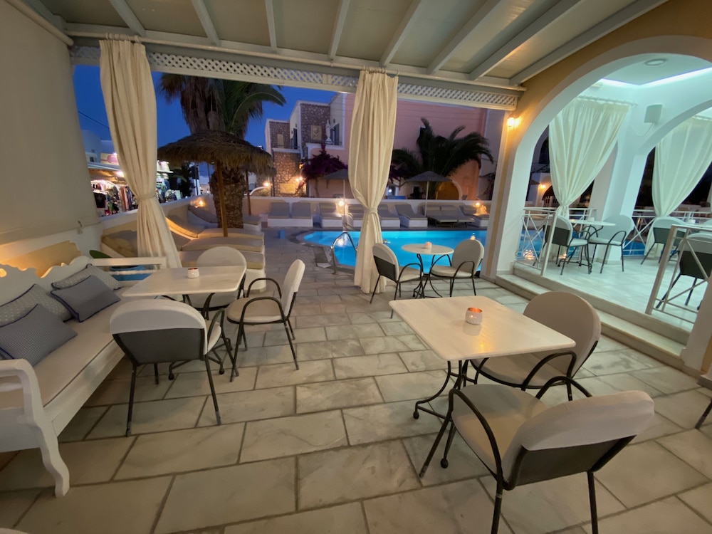 Dioskouri Art Villas — Restaurant & bars in Kamari, South Aegean