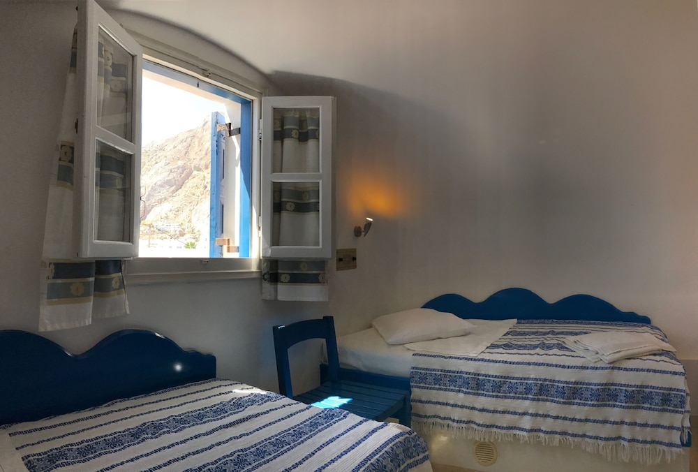 Dioskouri Art Villas — Hotel rooms in Kamari, South Aegean