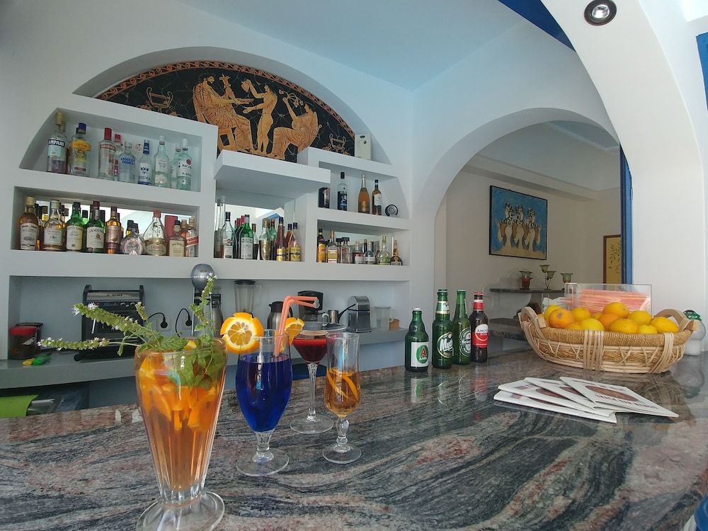 Dioskouri Art Villas — Restaurant & bars in Kamari, South Aegean