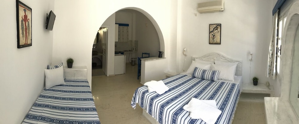 Dioskouri Art Villas — Hotel rooms in Kamari, South Aegean