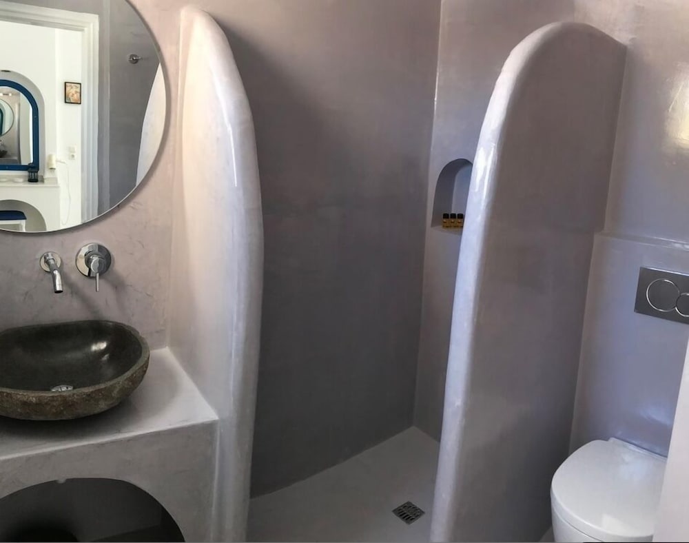 Dioskouri Art Villas — Hotel rooms in Kamari, South Aegean