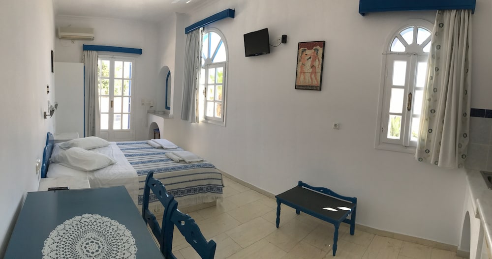 Dioskouri Art Villas — Hotel rooms in Kamari, South Aegean
